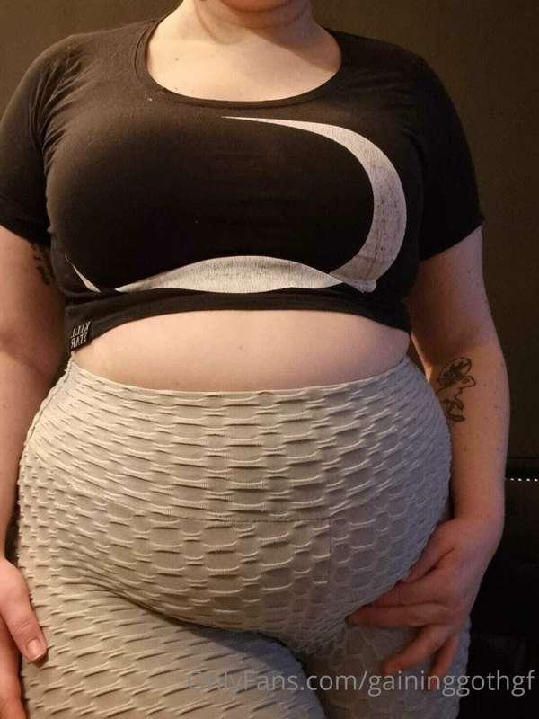 Do these leggings make me look fat? 🤔