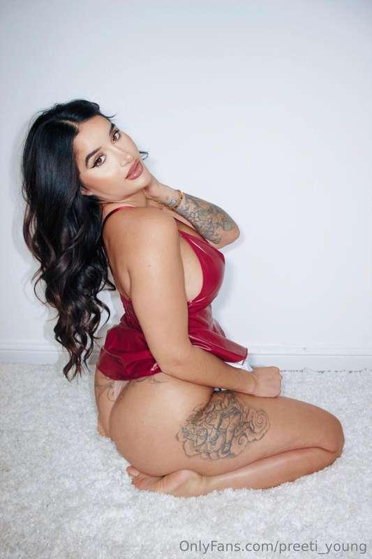 Make them clap as I’m riding your dick 