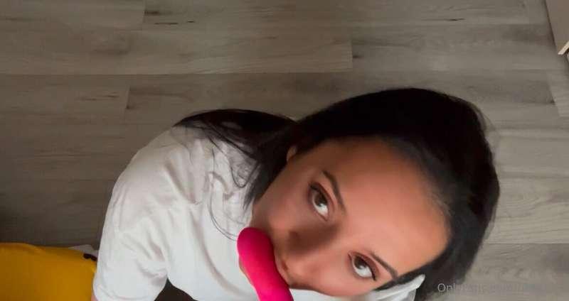 Check out my friend Aisha♥️ https://onlyfans.com/aishabal