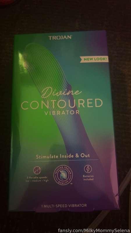 New toy 🥰😍 

I’m super excited to try it out 🙈 

Also my new outfits should be here in the next 5 days or so for sexy stripping, risky public flashing, orgasms and more along with a new filming chair I got for videos! 💗

#fyp #new #dildo #vibrator #mommy #cum #orgasm #spoiled #happy #love 