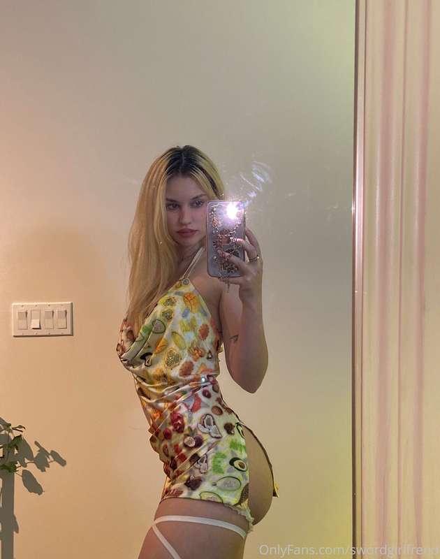 what do u think of my new dress!🥥🥑🍒