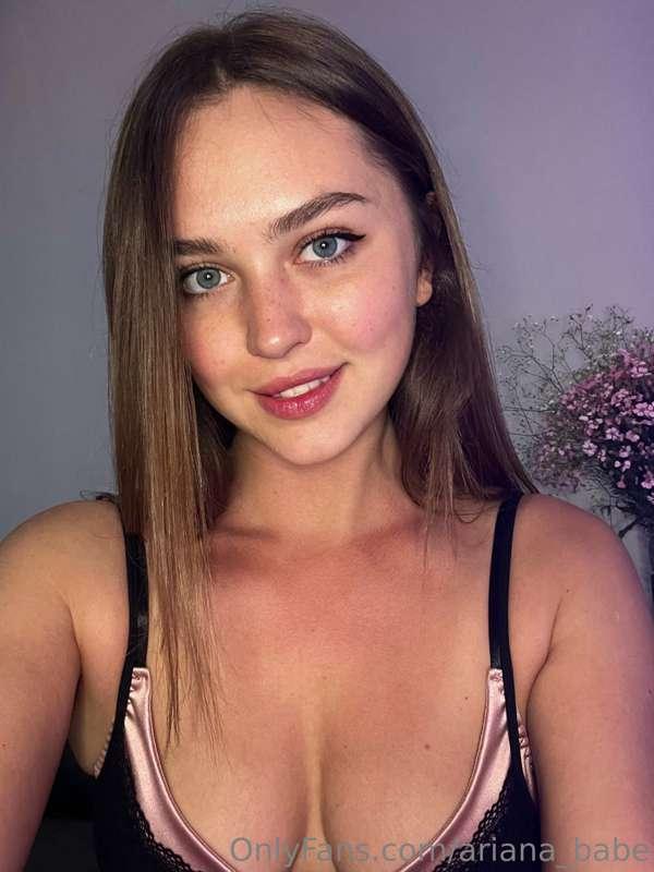 Guys, I started streaming on CB ❤️
 I'm waiting for you 🍓