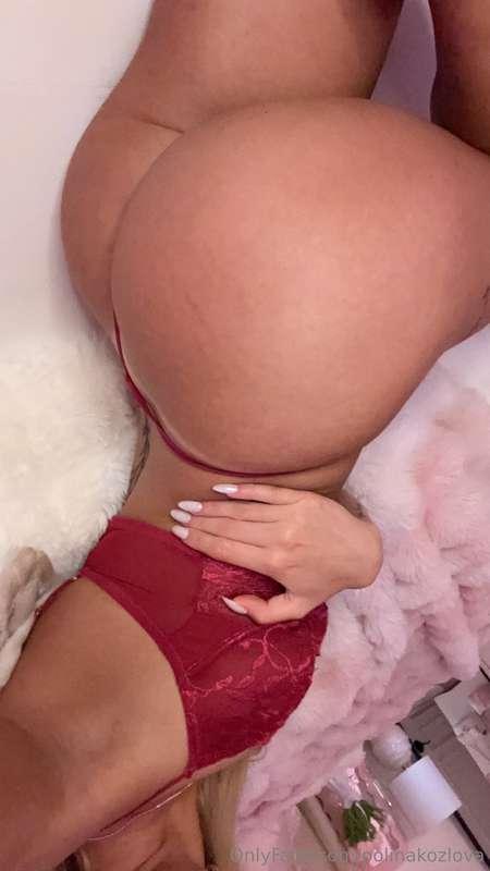 imagine fucking me in this position, how fast would you cum?..