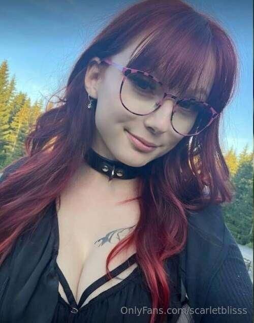 FREE 🤪💦🔥 You want to see her @xfreakynikki pussy with finger..