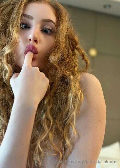 Incredible @alessia_redfox 💋 will make you shiver with excit..