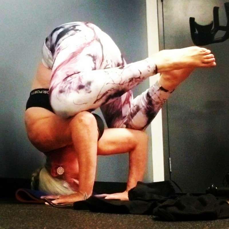 Here's a fun position. ;) At the  gym today. 🙃