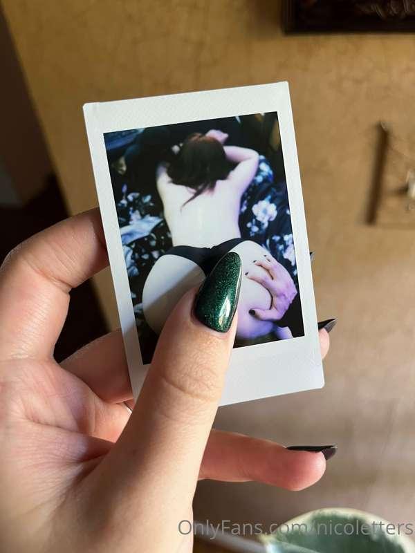 sexy poloroids?? sexy poloroids 😤😤😤