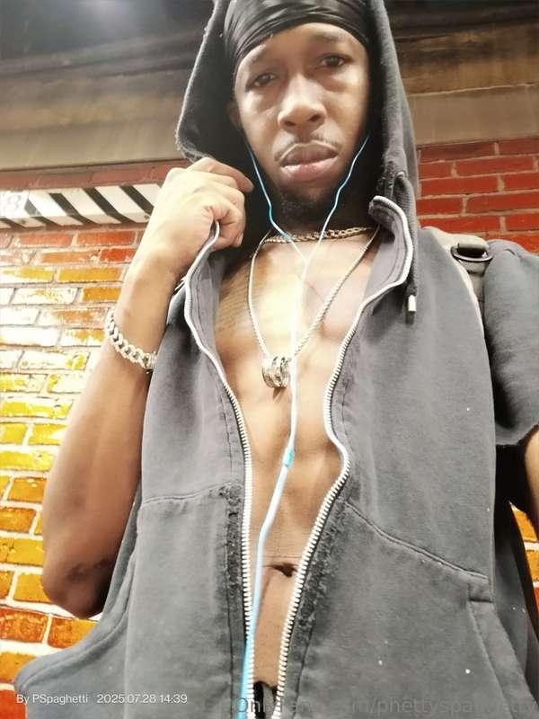 Message me about exclusive content u won't find on my wall 😜..