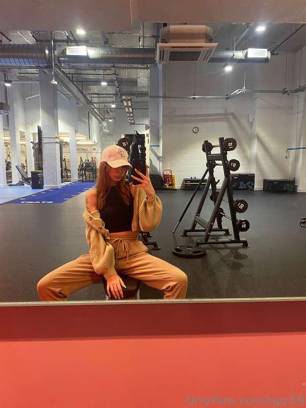 Let’s get sweaty and fuck in the gym? Where would you want m..