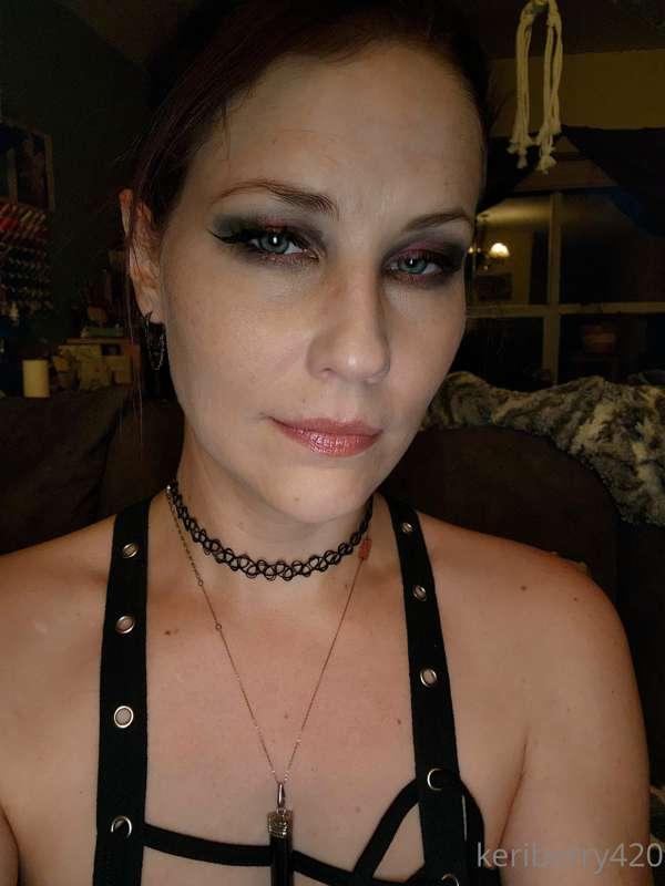 Pics I took before going out last night 💖🌃  no need for a br..