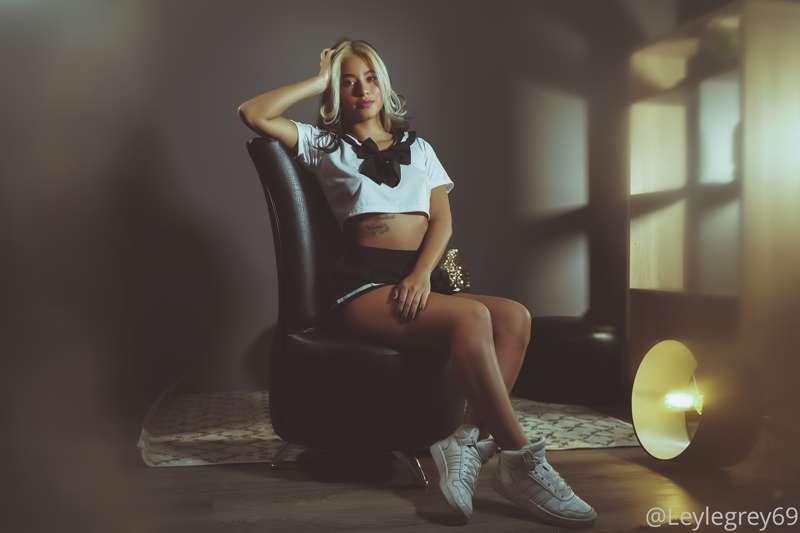 Happy Weekend!!

This night a sensual pic for you ♥