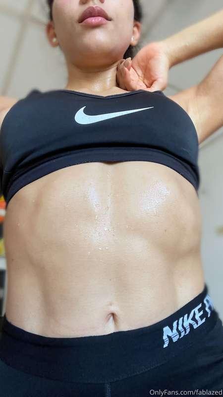 Sweaty 💦 Sudadita 😋