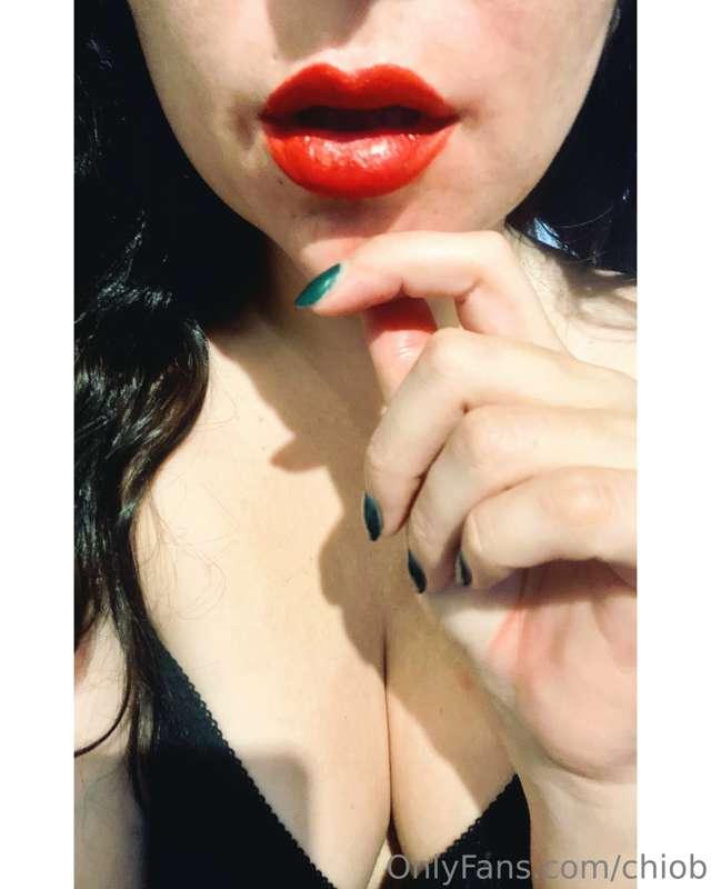 Look don't touch 💄