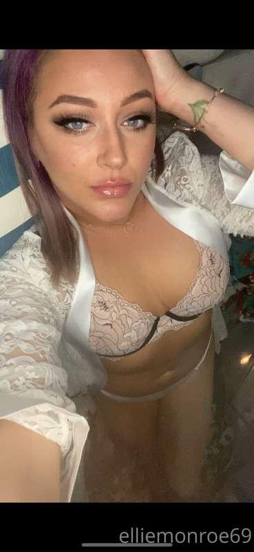 ellie_monroe69 image #4
