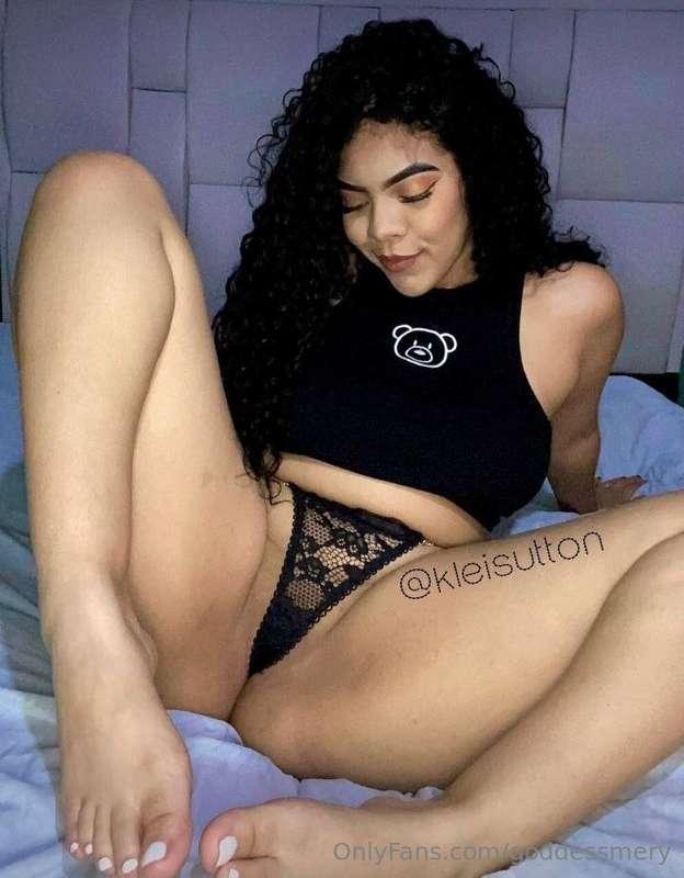 What will you do if you found me in your bed?😏@KLEISUTTON 🍑 ..