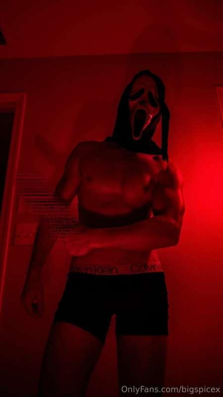ghost face fantasy anyone? 😈 what would you want me to do to..