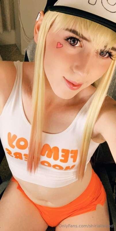 My eyes are up here!😜