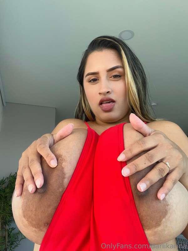 How am I supposed to hold them when they’re this BIG 😩🫣