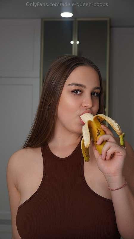 🍌 What else could I take in my hand?🤤