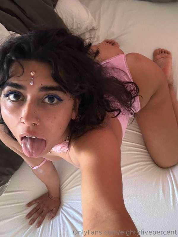 Want some good ass pussy to cum to 🥵??💦 Babe it’s so wet and..