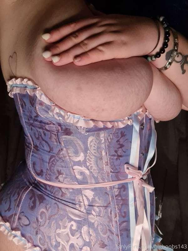 Like this outfit ??