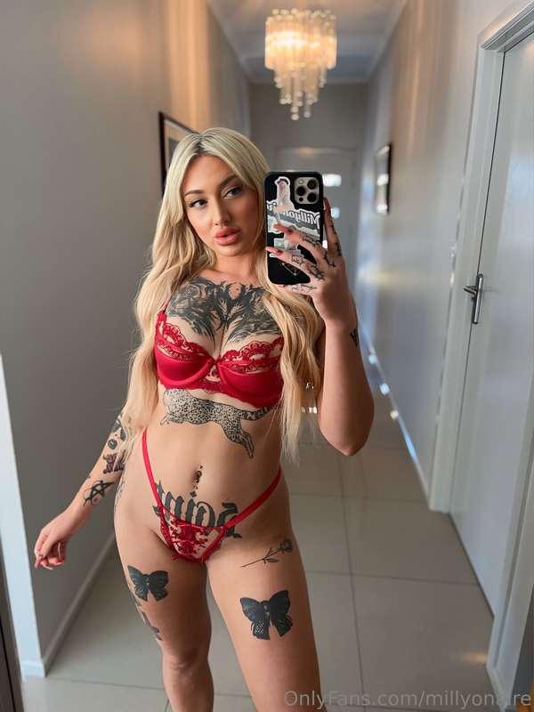 Giving you something to me thankful for today daddy ❤️💋