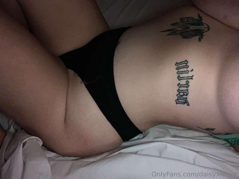 lazy day feeling e x t r a horny 😘