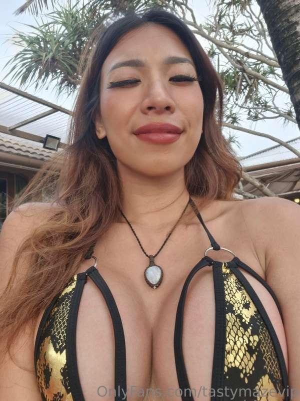 Do you like to fuck my boobies with you hard cock?🍆😏😳