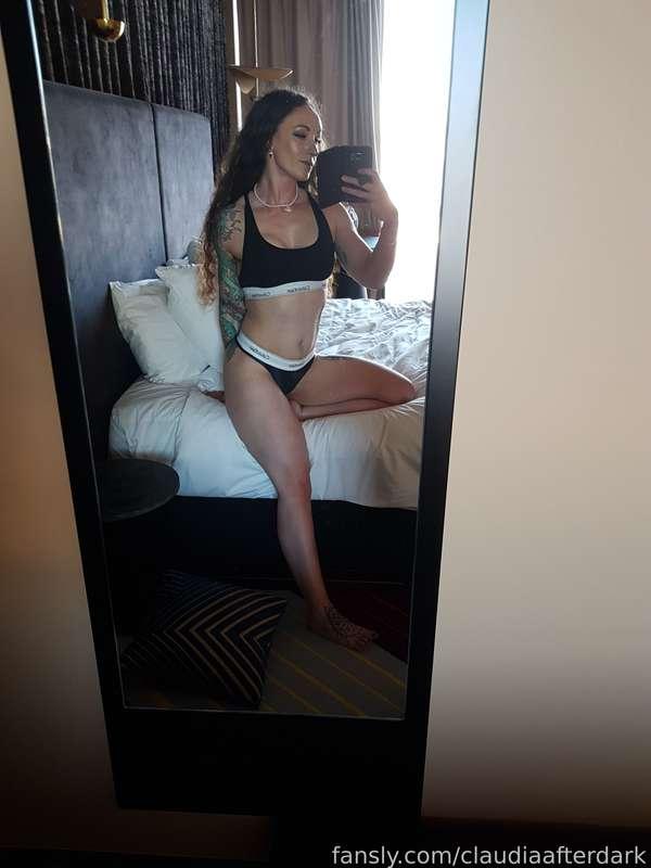 claudiaafterdark image #1