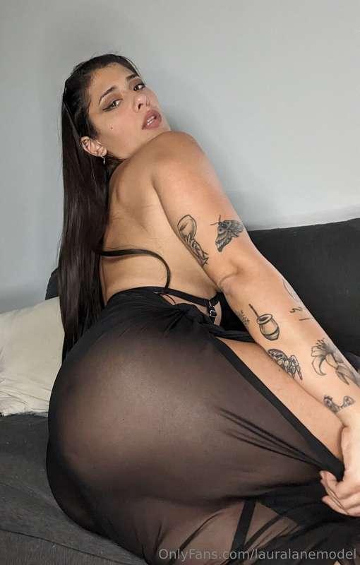 I feel very beautiful tonight What do you think? 🥰🥰💋