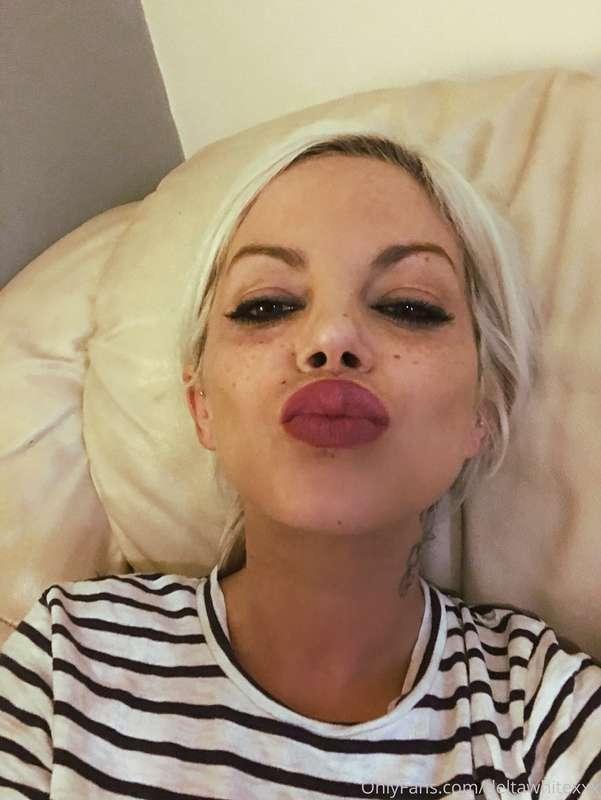 Let me wrap these lips around your……..