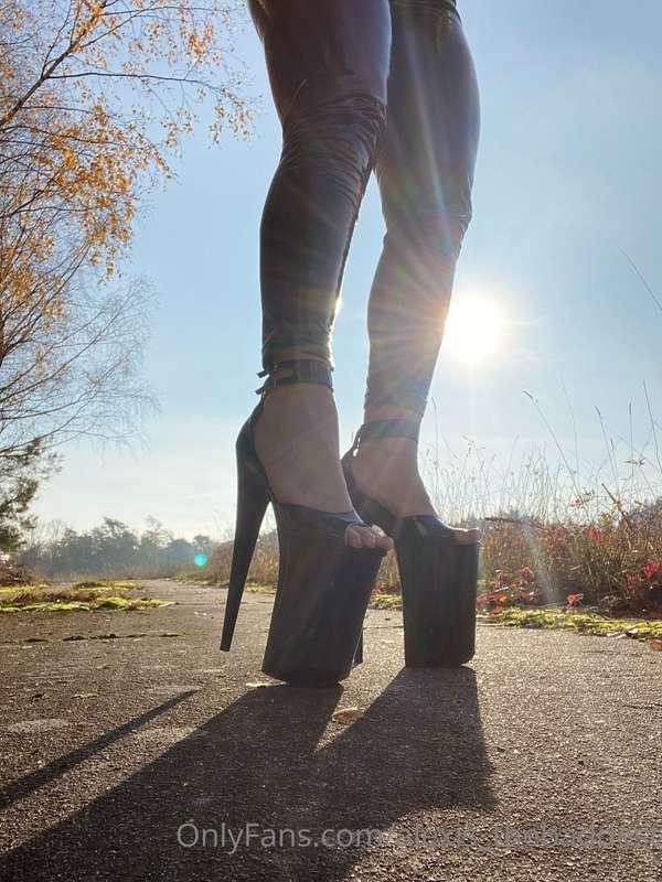 10inch black sandals