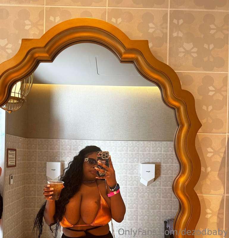 ⚜️GOOOD MORNING 
THE VEGAS TRIP I NEEDED🎰🎲🥂
I’m back‼️‼️‼️ f..