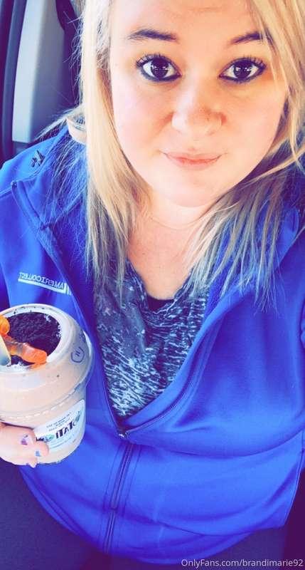 Got my healthy breakfast shake! Who doesn’t love some dirt c..