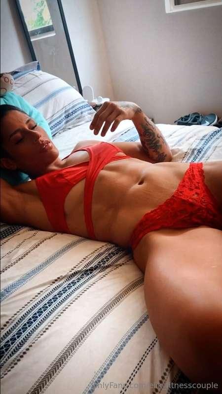 Impatient muscle mommy, waiting for you to message me back 🙄