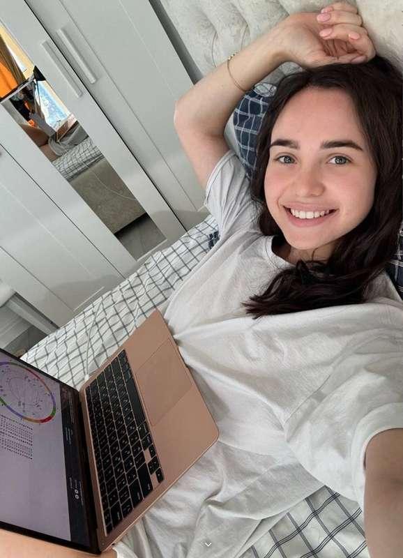 ⚠️ GORGEOUS ⚠️ @ravenvipi@ravenvipi wants your cock so deep ..