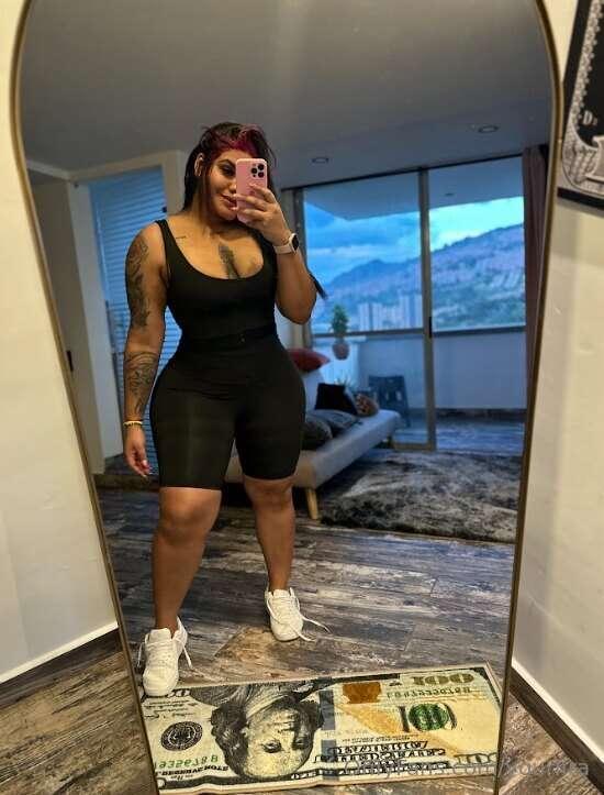 how would you explore this hot beauty? 🤤