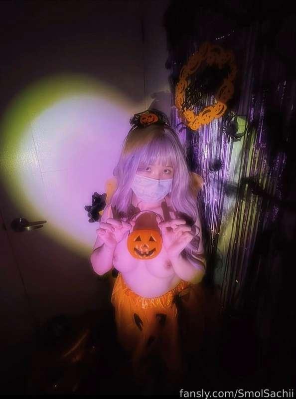 can sachi-chan have some candies? 🍭

trick or treatssss .˚⊹.🎃₊˚𖦹⋆

#fyp #asian #japanese #halloween #tits #petite #18 #tease #barelylegal #teen

