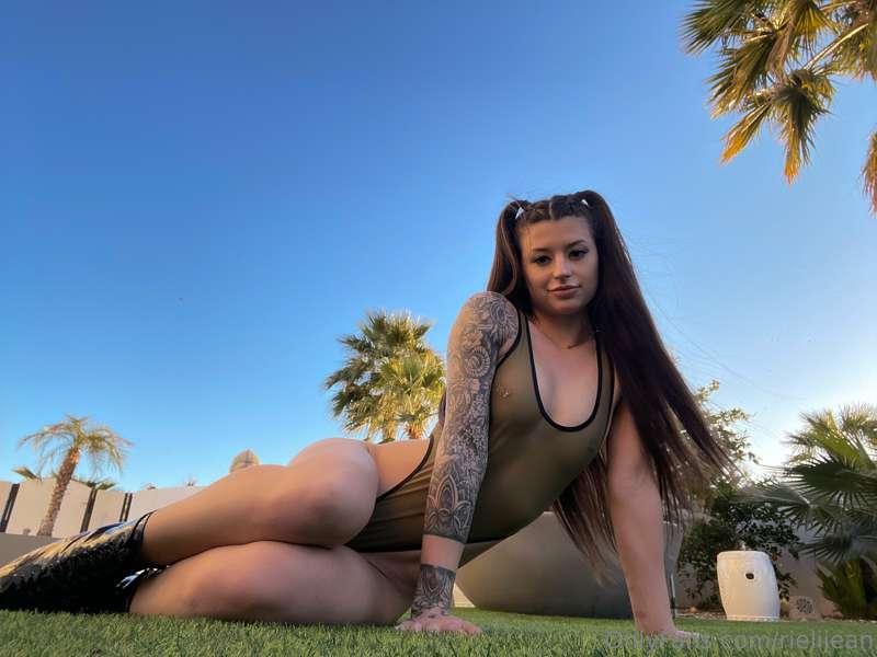 Can you tell what’s on my nipple piercings? 👀