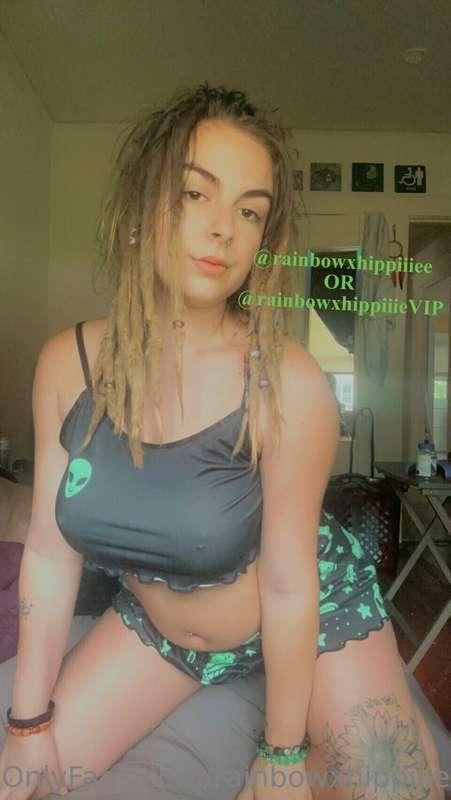 Did you see my VIP @rainbowxhippiiievip is on sale for $9 ag..