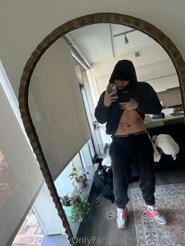 Grip this for me 🍆🥵