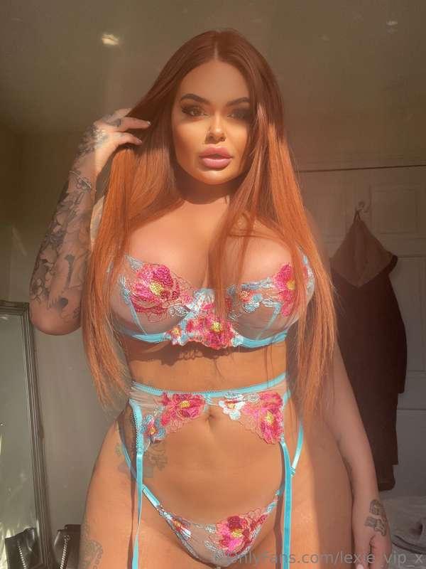 My body looks too good in the sunshine 😍