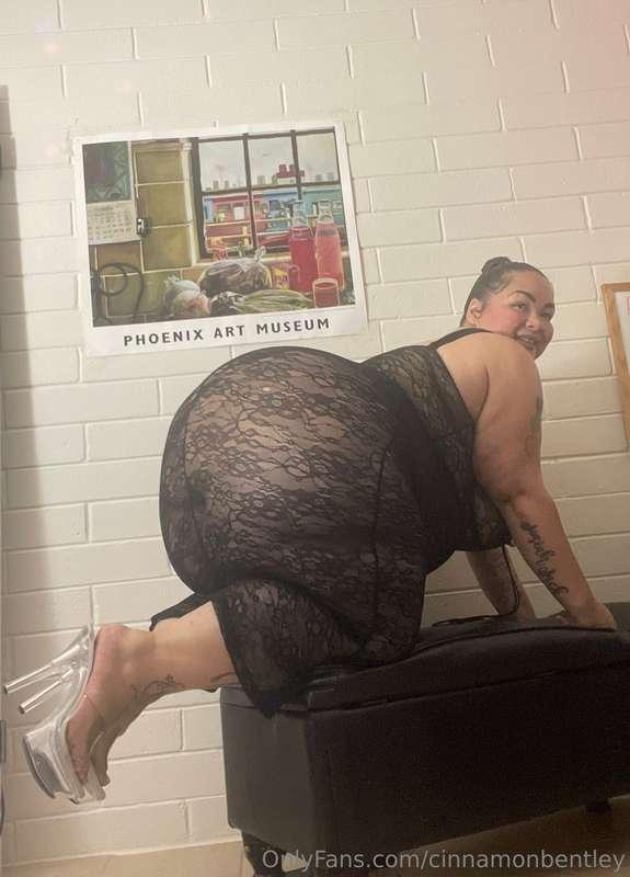 I’m live right now daddy buns out fun’s out(: slut me out ti..