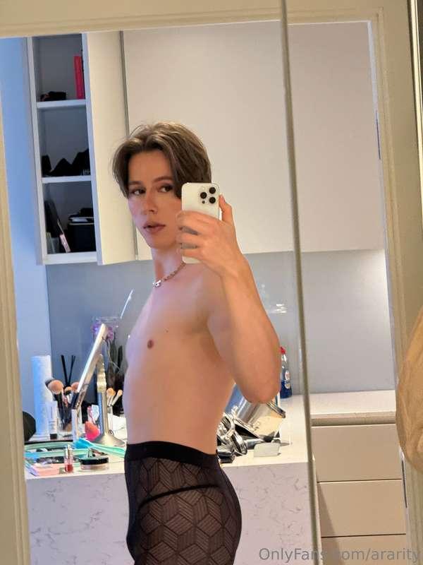 Help me tidy? There's a reward in it 😘