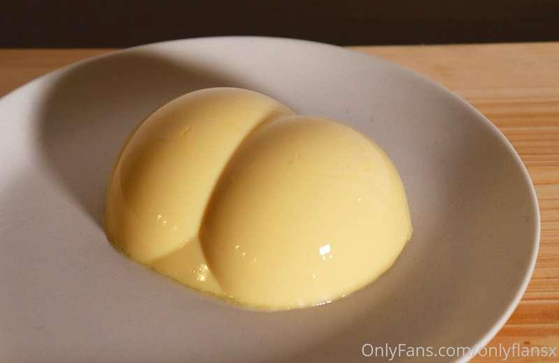 Coming tomorrow... the perfect flan for my fans 😳