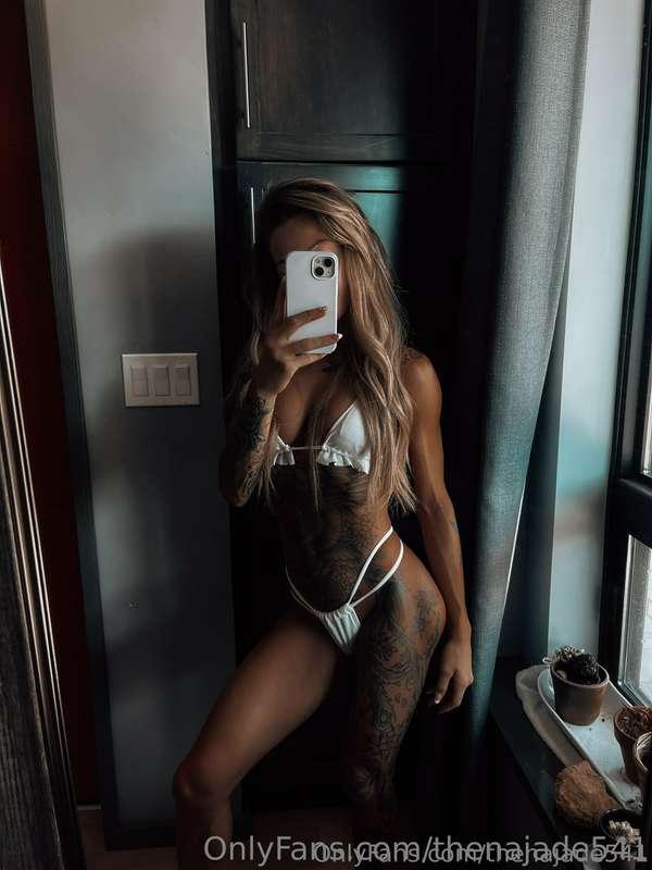 Mirror vibes on point! 🔥📸 Curious about your thoughts on thi..