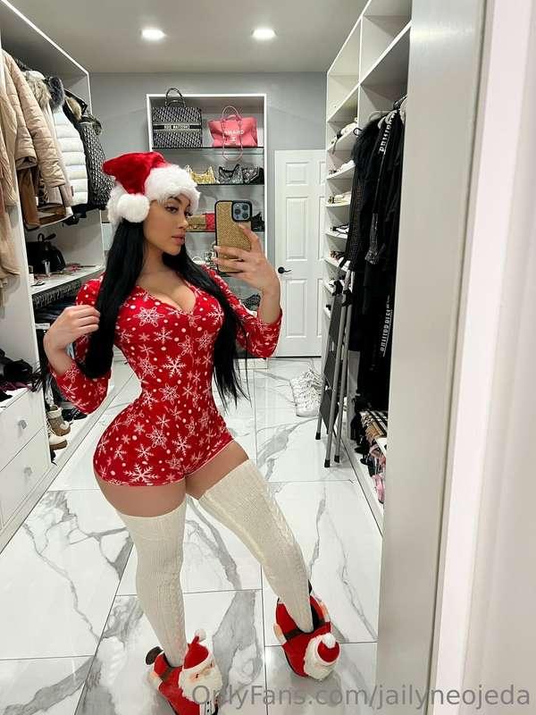 Happy Holidays 🎁 dm me for a gift 