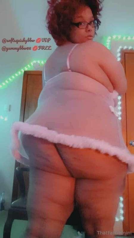 😋She's so Delicious😋
  
💋 @yummybbw86 💋FREE
🍑 @softsquishybb..