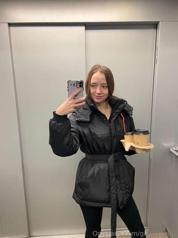 Seems I've suddenly bought two cups of coffee🙄 Would you sha..