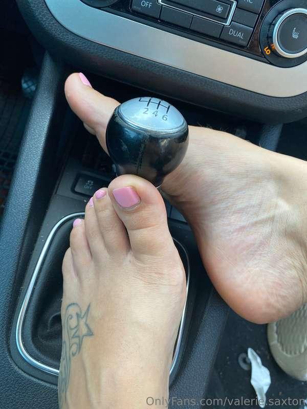 Denk nicht mal dran. Dein Wurm wird nicht mal annähernd in d..